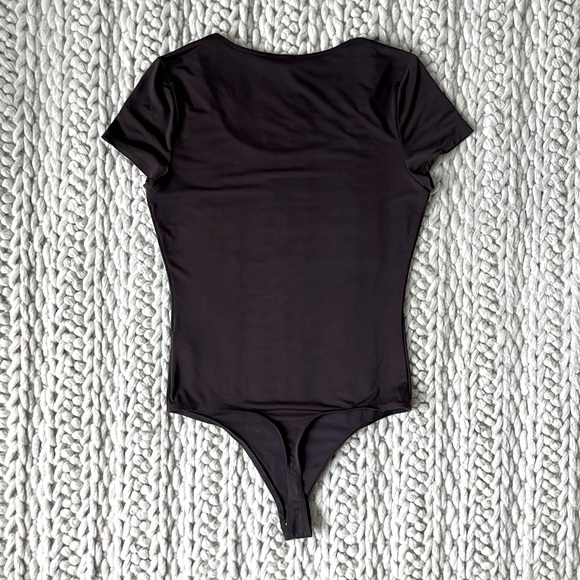 Express Body Contour Short Sleeve Bodysuit in Brown - Size: S - Picture 2 of 3
